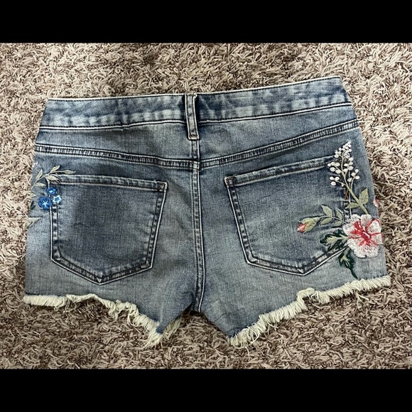 Express low rise jean shorts 00 - Picture 3 of 5